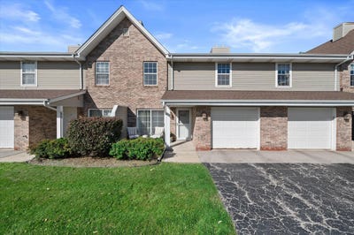 /international/us/617-westfield-way-pewaukee-wi-110120481976/
