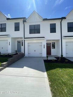 /international/us/8827-chapman-trace-way-knoxville-tn-110099373434/