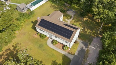 /international/us/14-bramble-bush-drive-forestdale-ma-110120610514/