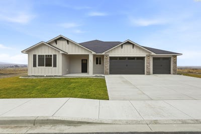 /international/us/1017-thebes-st-west-richland-wa-110103976171/