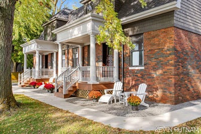 /international/us/103-n-pier-street-st-joseph-mi-110107541105/