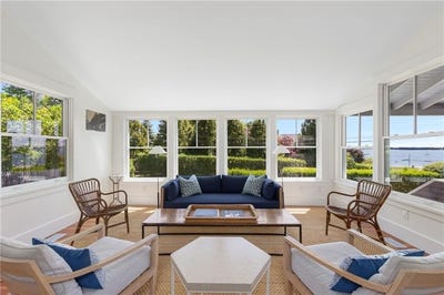 /international/us/47-longfellow-road-jamestown-ri-110108235772/