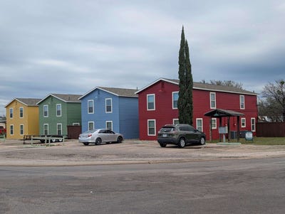/international/us/307-309-311-313-avenue-s-marble-falls-tx-110107266164/