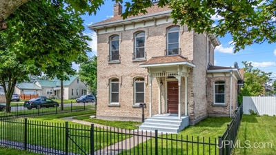 /international/us/328-s-7th-escanaba-mi-110100966469/