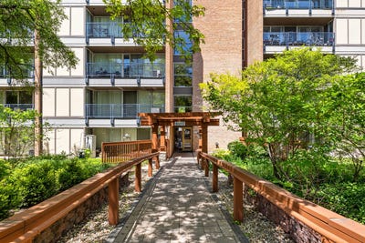/international/us/6010-oakwood-drive-lisle-il-110110338207/