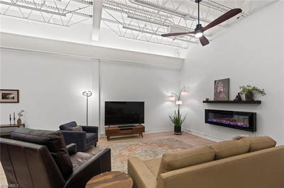 /international/us/215-s-jefferson-avenue-west-jefferson-nc-110100379916/