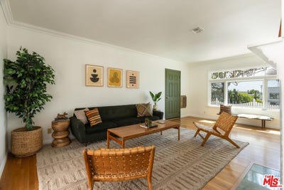 /international/us/1402-prospect-ave-hermosa-beach-ca-110108333506/