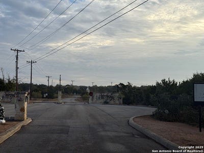 /international/us/160-restless-wind-spring-branch-tx-110104103015/