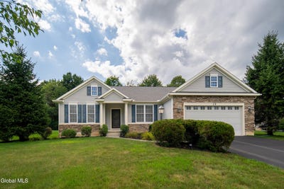 /international/us/39-chester-drive-waterford-ny-110119605268/