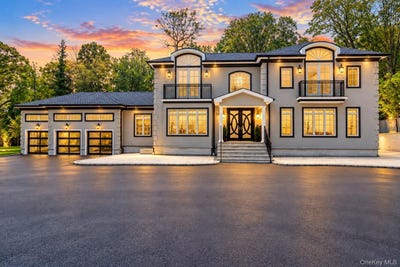 /international/us/23-woodbury-road-woodbury-ny-110108379251/