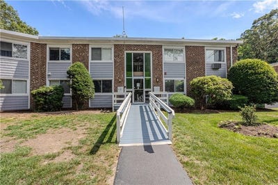 /international/us/494-putnam-pike-smithfield-ri-110100748137/