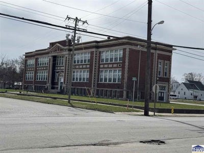 /international/us/145-voorhees-street-terre-haute-in-110104196070/