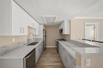 /international/us/222-woodland-parkway-san-marcos-ca-110109770765/