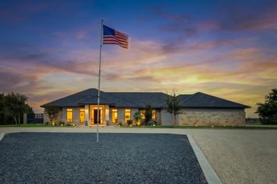 /international/us/12117-e-farm-to-market-road-40-slaton-tx-110120039425/