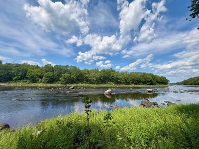 /international/us/219-river-road-maxfield-me-110109489583/