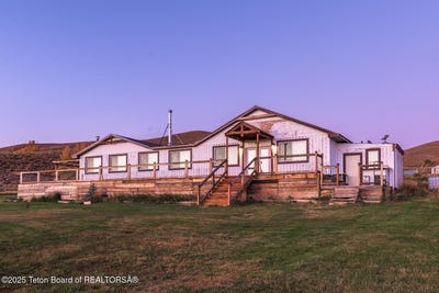 /international/us/1051-bailey-loop-labarge-wy-110102918830/