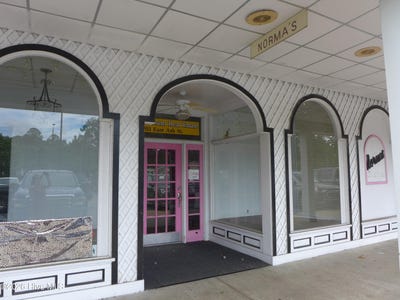 /international/us/1703-e-ash-street-goldsboro-nc-110105224781/