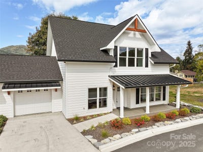 /international/us/15-riemar-lane-waynesville-nc-110102815308/