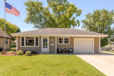 /international/us/1109-lawndale-ave-waukesha-wi-110108912559/