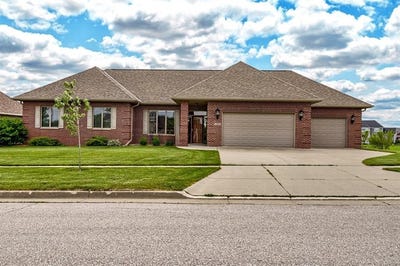 /international/us/2608-cottonwood-road-ames-ia-110100947740/
