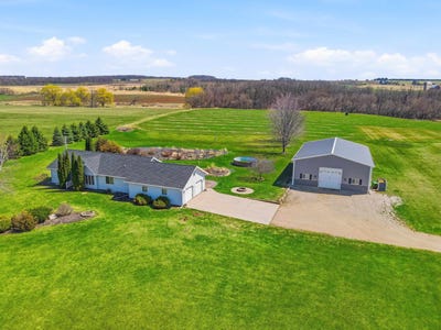 /international/us/n2360-hwy-151-chilton-wi-110107313513/