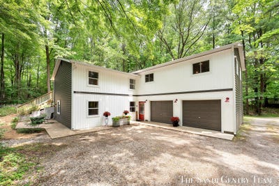 /international/us/16393-taft-street-spring-lake-mi-110108679730/