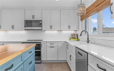 /international/us/4239-hatton-point-lane-portsmouth-va-110104880769/