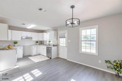 /international/us/821-cherry-lane-clyde-tx-110099642486/