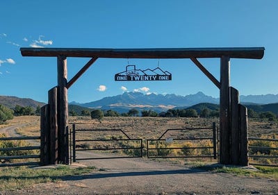 /international/us/950-county-road-10-ridgway-co-110102823895/