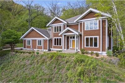 /international/us/104-forest-oaks-court-winona-mn-110106212953/