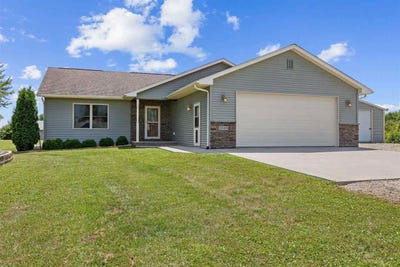 /international/us/2089-117th-ct-kalona-ia-110100851333/