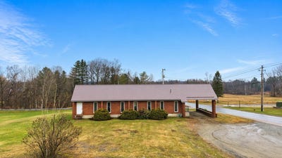/international/us/668-prouty-drive-derby-vt-110100155403/