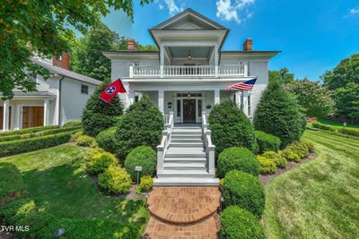 /international/us/300-west-main-street-jonesborough-tn-110101135738/?lang=en