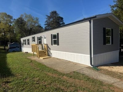 /international/us/1337-village-rd-whisett-nc-110107509543/