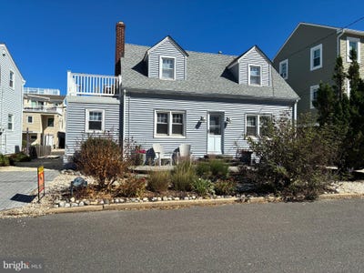 /international/us/9-mermaid-lane-e-long-beach-township-nj-110120120382/