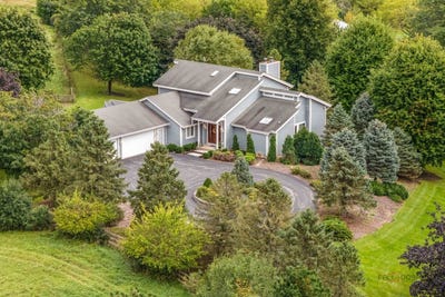 /international/us/29325-n-callahan-road-wauconda-il-110119957412/