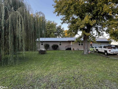 /international/us/103-e-river-road-oakville-ia-110120415249/