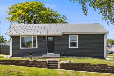 /international/us/432-w-marion-street-portage-wi-110108449020/