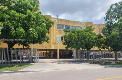 /international/us/1555-w-44th-pl-hialeah-fl-110105398015/?lang=id