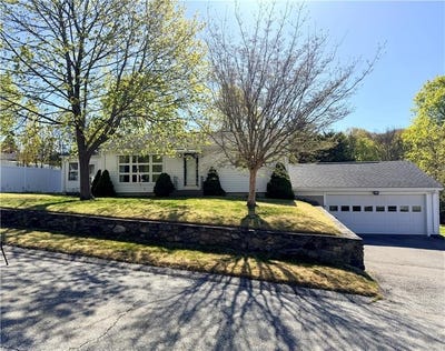 /international/us/68-madeleine-avenue-woonsocket-ri-110107735748/