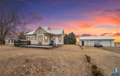 /international/us/300-w-industrial-rd-wentworth-sd-110106275747/