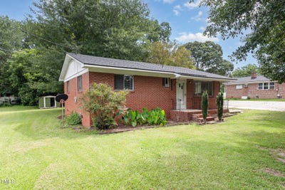 /international/us/116-e-lillington-street-angier-nc-110101073010/