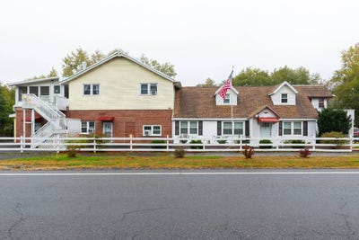/international/us/1030-route-199-red-hook-ny-110108819172/