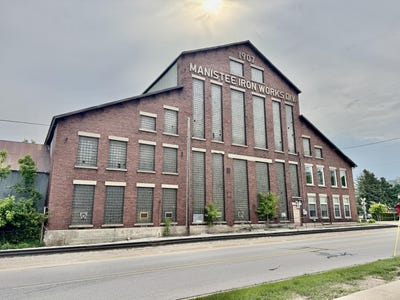 /international/us/254-river-street-manistee-mi-110100022085/