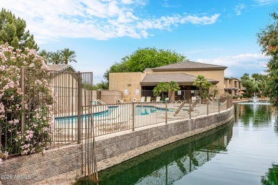 /international/us/705-w-queen-creek-road-chandler-az-110106978697/
