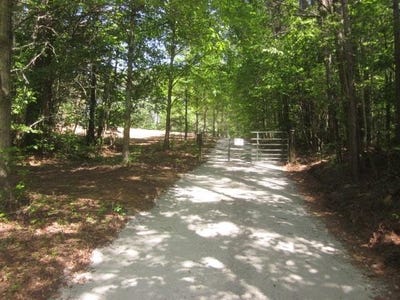 /international/us/hwy-136-talking-rock-ga-110108199332/