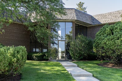 /international/us/3n550-crown-road-elmhurst-il-110120146399/