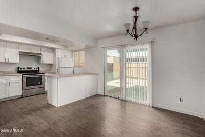 /international/us/4734-w-rose-lane-glendale-az-110100981390/
