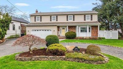 /international/us/164-eaton-lane-west-islip-ny-110098933525/