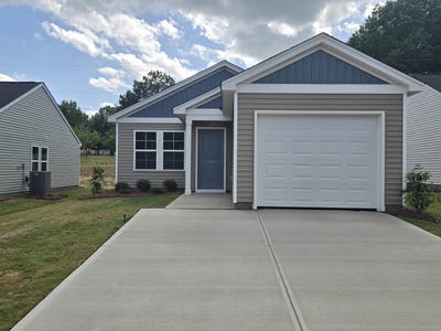 /international/us/127-cloverfield-lane-spartanburg-sc-110104585444/